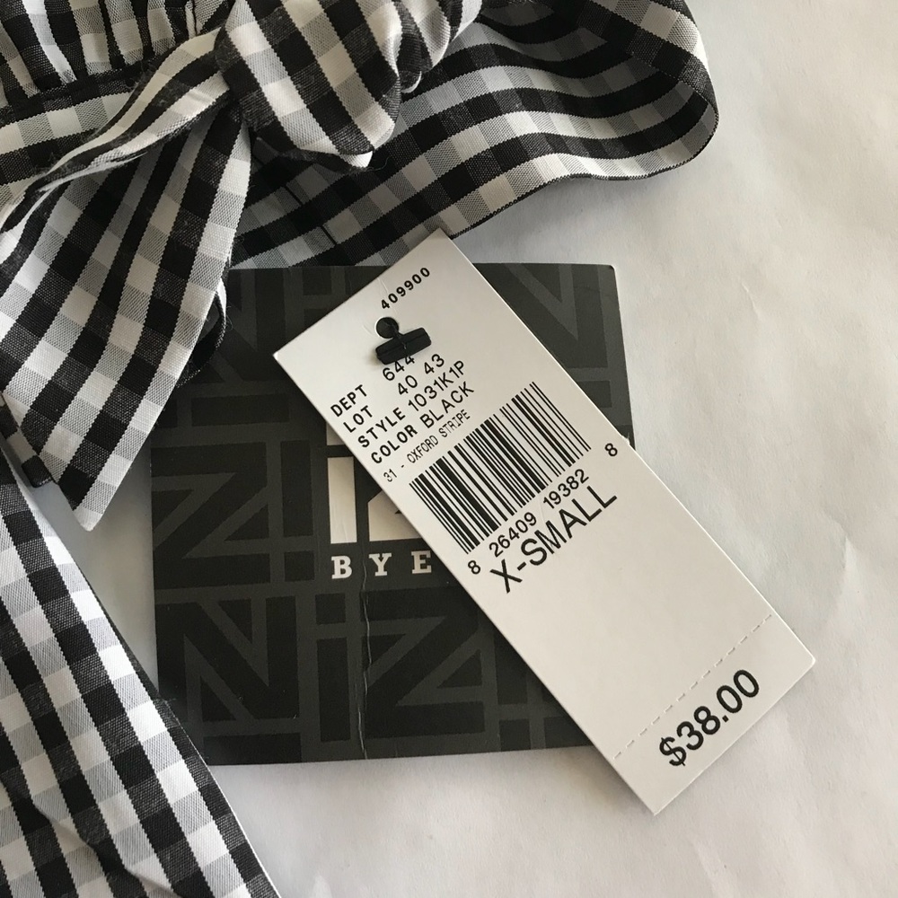 NWT off the shoulder Black and White Gingham Shirt - Picture 3 of 5